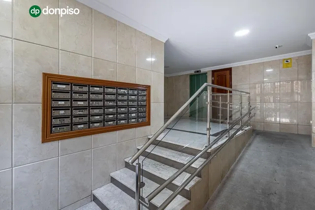 PISO REFORMADO JUNTO AVENIDA CADIZ — 32