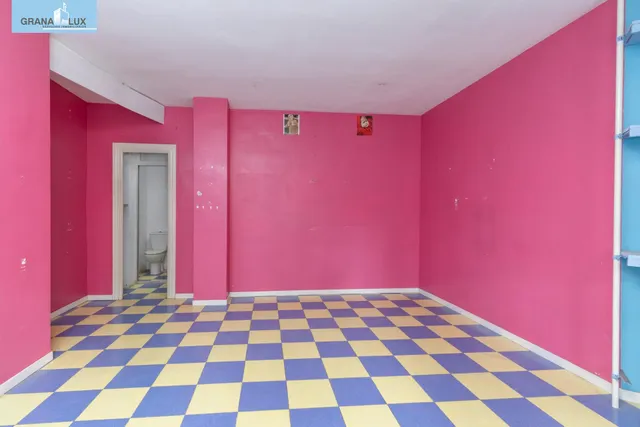 Local comercial en venta en calle agustina de aragón — 7