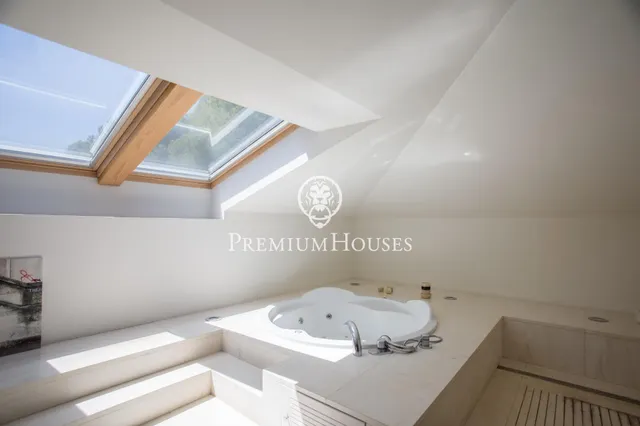Exclusiva casa en venta con espectaculares vistas al mar y gran privacidad — 50