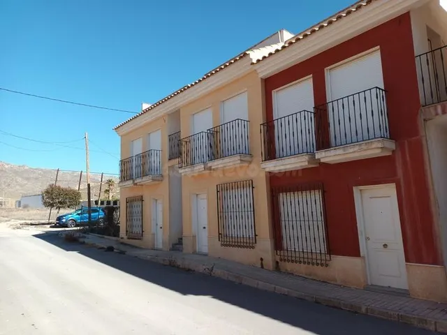 Obra parada de 16 viviendas - foto 2