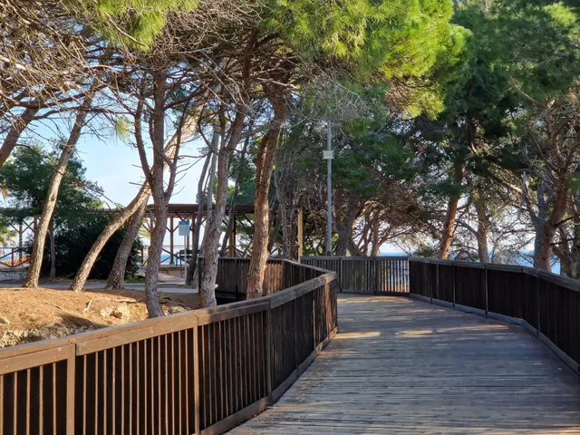 Terreno esquinero en urbanización — 12