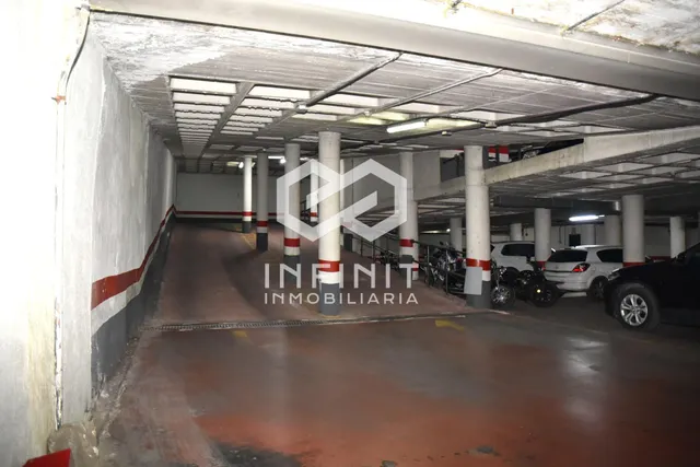 ¡TU COCHE Y TU MOTO, JUNTOS Y A SALVO! Plaza junto al centro de Alcalá — 8