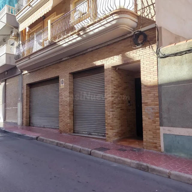 Fantástico local comercial en el centro de Guardamar del Seg