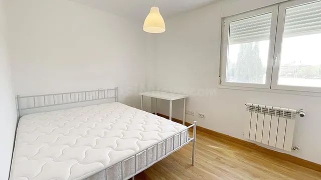 ¡EN ALQUILER PARA ESTUDIANTES! habitaciones EN CHALET CON REFORMA RECIENTE EN VILLANUEVA DE LA CAÑADA. — 23