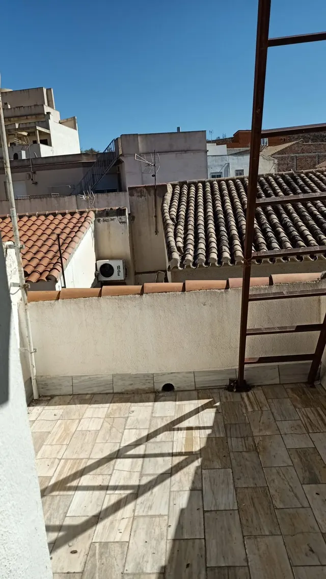 CASA FAMILIAR EN FINES ( ALMERÍA) DE 7 habitaciones. — 40