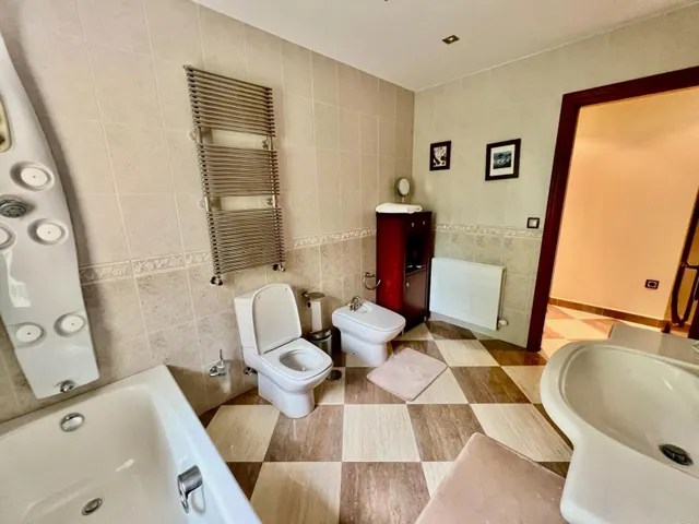 CHALET INDEPENDIENTE CON GRAN PARCELA Y PISCINA PRIVADA EN EL ALBIR, ALFAZ DEL PI — 34