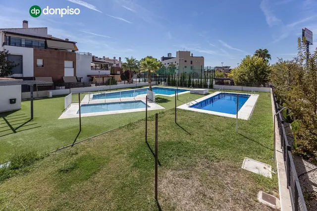 Piso con terraza en Albolote — 33