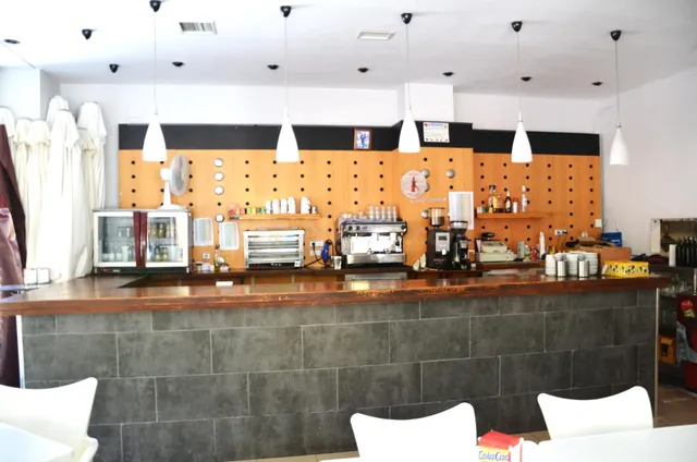 ¡OPORTUNIDAD! LOCAL CAFETERIA EN VENTA EN ZONA VISTALEGRE - foto 3