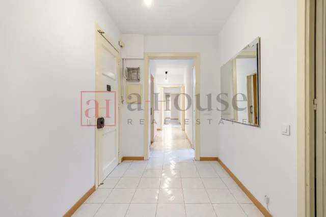 PISO ALTO Y LUMINOSO PARA REFORMAR CON DOBLE ORIENTACIÓN EN LA NOVA ESQUERRA DE L'EIXAMPLE — 35
