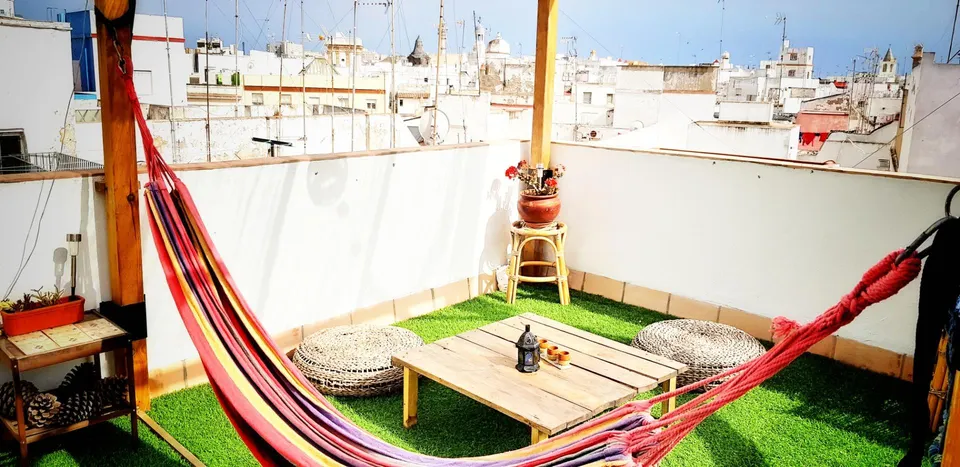 PLAZA CANDELARIA - CÁDIZ - ¡VIVIENDA REFORMADA CON TERRAZA!