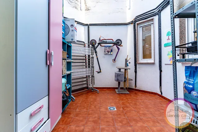 ¡ un piso con terraza de más de 25 m2, garaje y trastero en Carballo por 189.990€! — 50