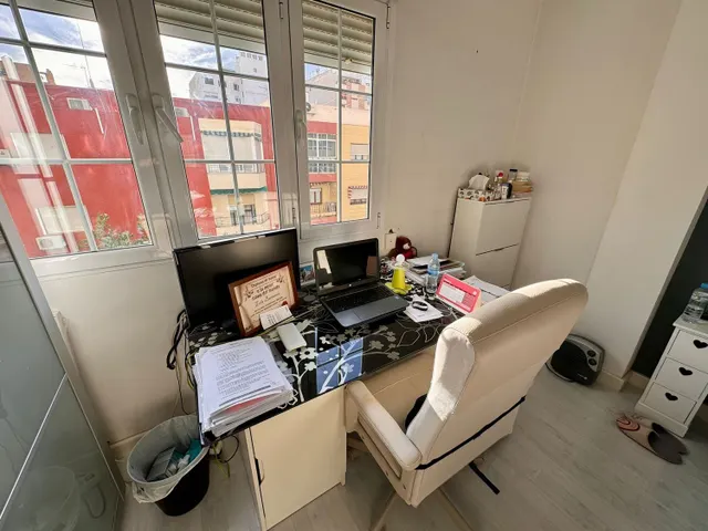 Piso de 3 dormitorios en Altamira, en pleno centro de Almería — 22