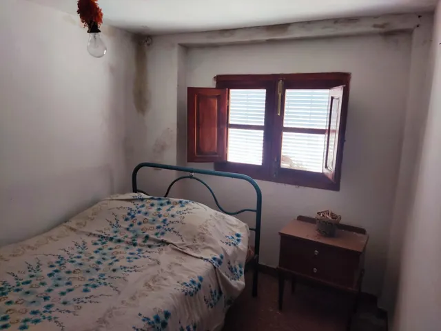 VIVIENDA EN SALERES  ( EL VALLE). — 12