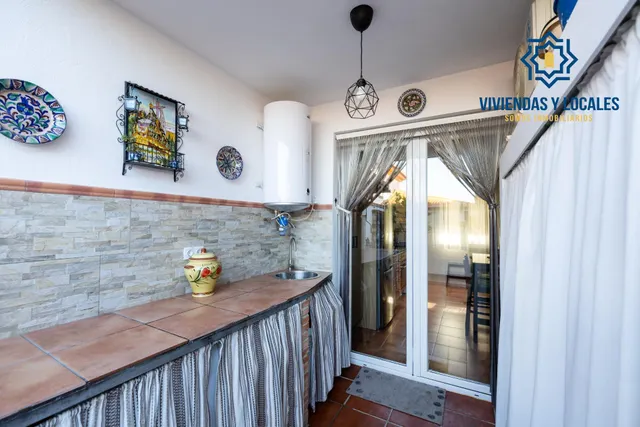 MARAVILLOSA CASA  A POCOS MINUTOS DEL CENTRO DE LA ZUBIA — 13