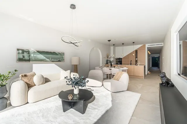 Casa adosada de 4 dormitorios en La Rinconada Valle del Golf de Nueva Andalucía Completamente reformado con altos estándares. — 7
