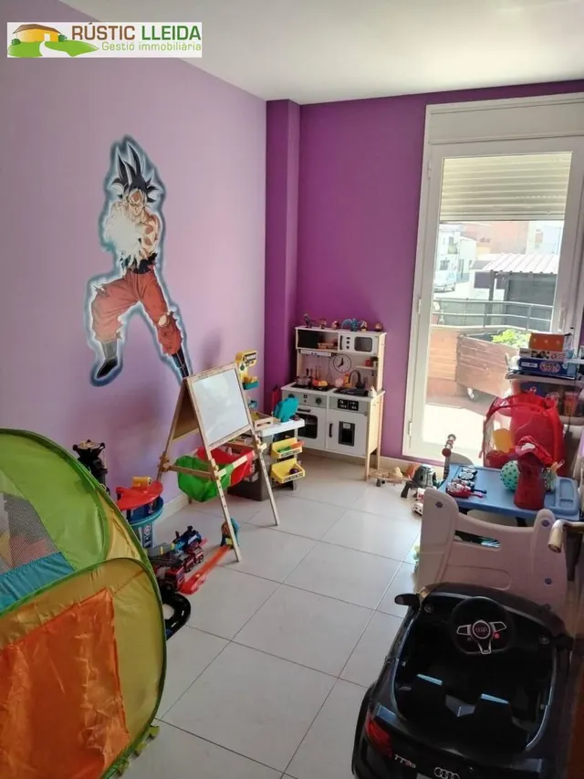 Casa unifamiliar en Mollerussa con gran jardín privado. — 10