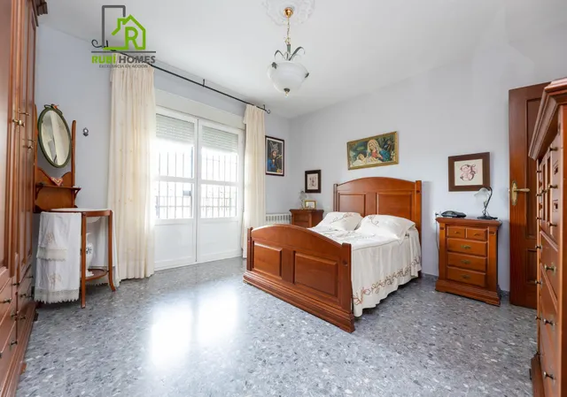 Espectacular chalet independiente con piscina en Alfacar — 23