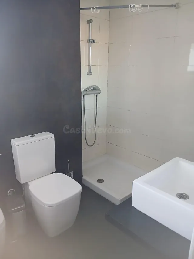 Piso de 3 dormitorios con terraza y vistas a la marisma en el centro de Ayamonte — 12