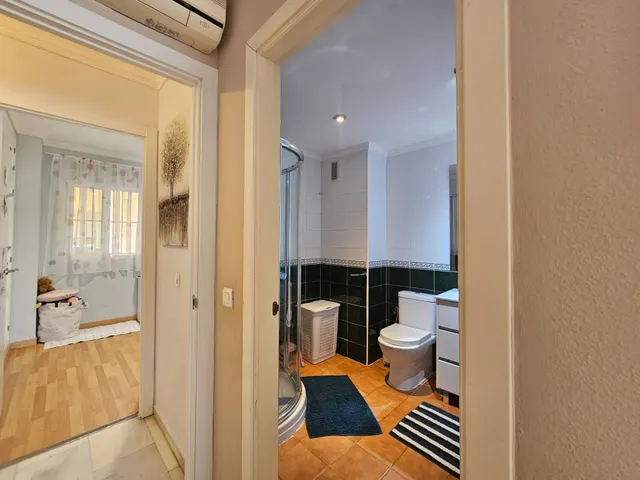 Piso familiar con Garaje, Trastero y Piscina en El Pinillo, a 800 Metros del Mediterráneo — 38