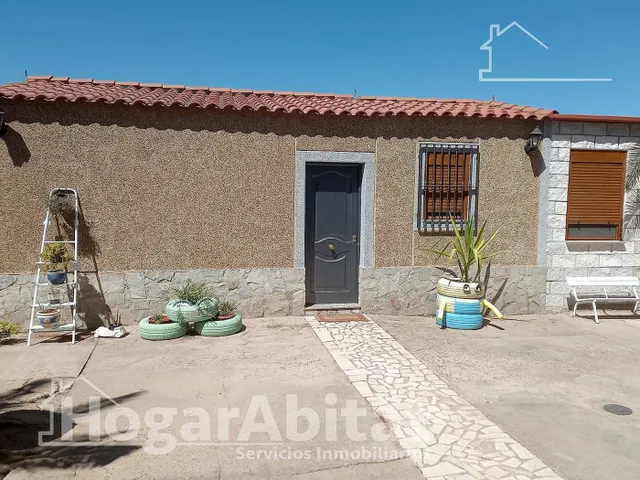CHALET SEMINUEVO CON PISCINA, TERRAZA Y GARAJE — 17