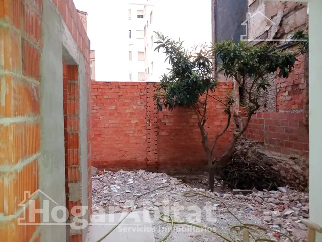 Casa semireformada con terraza y garaje — 18