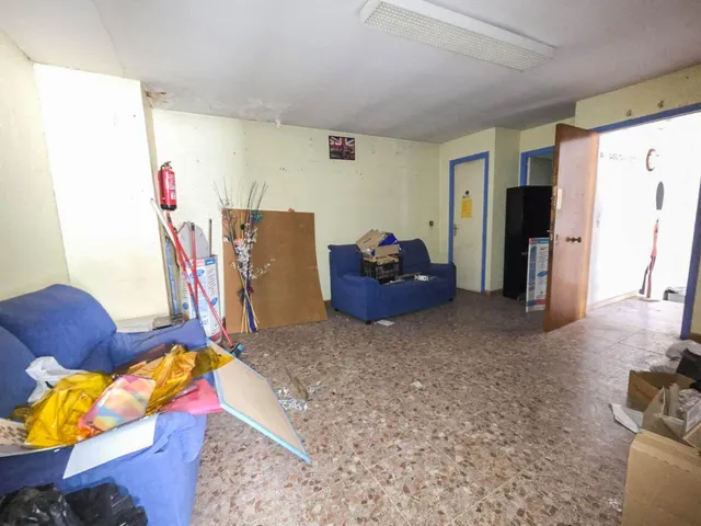 Tercera planta de edificio de oficinas en alquiler en el centro de Barberà del Vallès — 17
