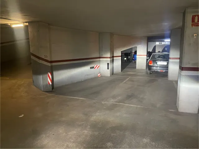 2 plazas de pk juntas a la zona Plaça Cuba — 3