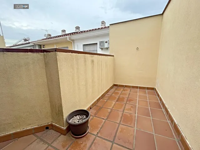 ADOSADO EN ESTACIÓN DE CÁRTAMA — 29