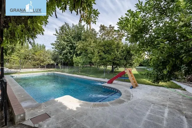 Espectacular Chalet en Ogijares - Ideal para Familias — 10