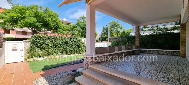 ¡FINQUES BAIXADOR PRESENTA ESTA CASA A 4 VIENTOS EN LA PLAYA! — 41