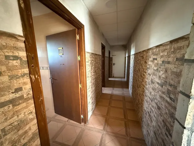 Viñedo de 24,40ha 1300m2 naves y 400m2 restaurante — 48