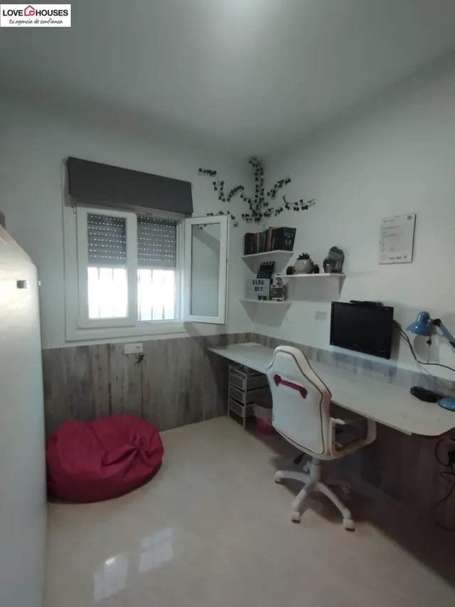 OPORTUNIDAD CHALET CON PISCINA – ZONA PAGO DEL HUMO — 28