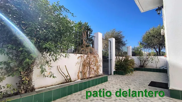 Casa adosada en zona tranquila de Castilblanco de los Arroyo - foto 2
