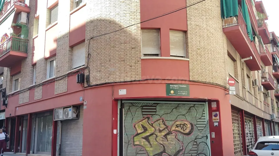 Parking 12m² en alquiler - Barcelona