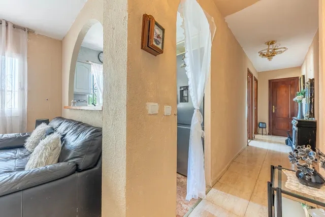 ¡Oportunidad en Doña Pilar! Piso de 2 dormitorios con piscina, jardines, parking y pista de tenis — 18