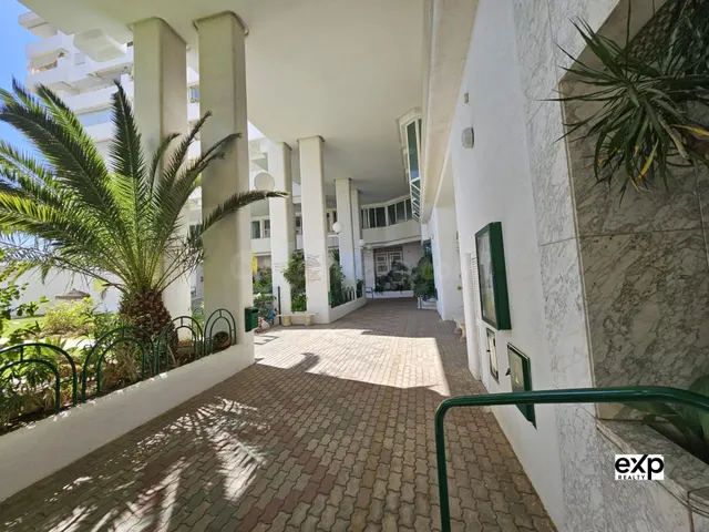 Amplio piso de 4 dormitorios, terraza Lumon y piscina – Zona - foto 3