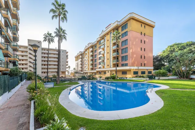 Exclusiva vivienda en primera línea de playa en el bajondillo – Torremolinos — 32