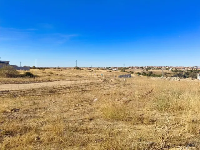 Parcela urbana de 1.005 m2 con espectaculares vistas a la Si - foto 3