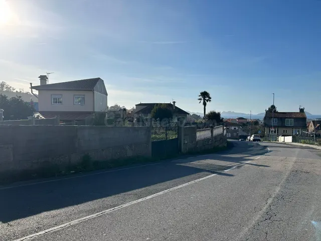 Parcela urbana en Coruxo