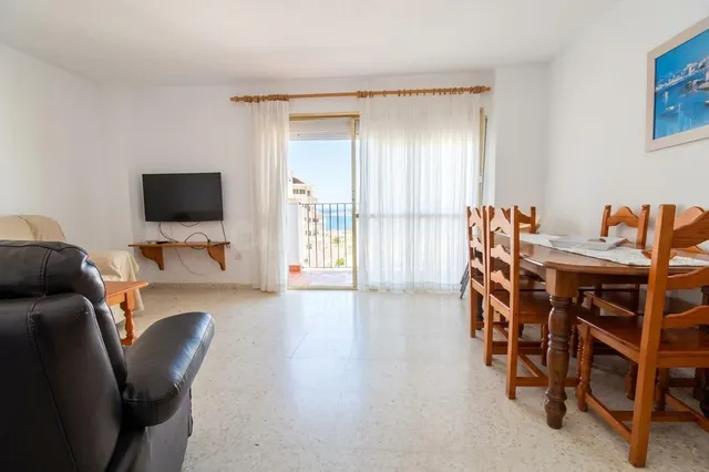 Espectacular 6ª planta con vistas al mar, terraza, garaje y piscina – Alquiler Temporada Escolar Valdelagrana El Puerto de Santa Maria — 2