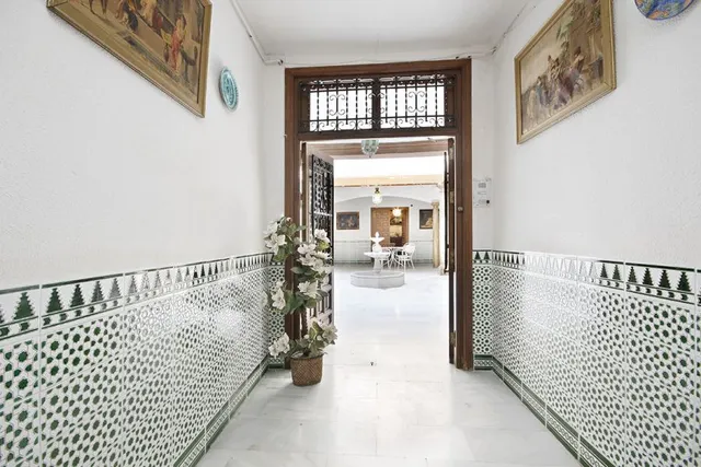 Calle Arriola junto San Juan de Dios — 15