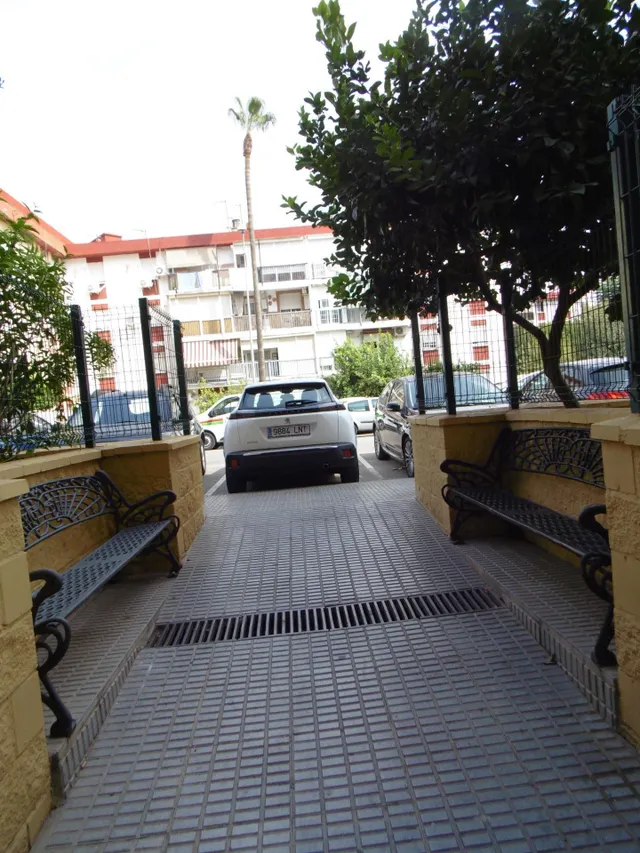 Piso reformado con terraza y ascensor — 28