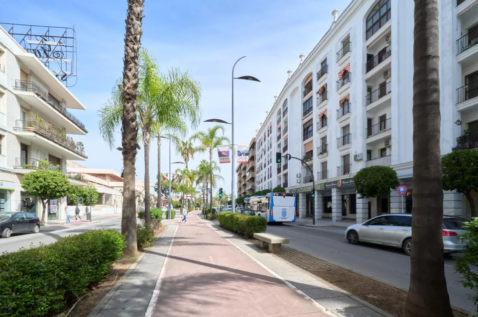 Gran Oportunidad. Local comercial en planta baja en Centro Comercial Puertas de Sevilla