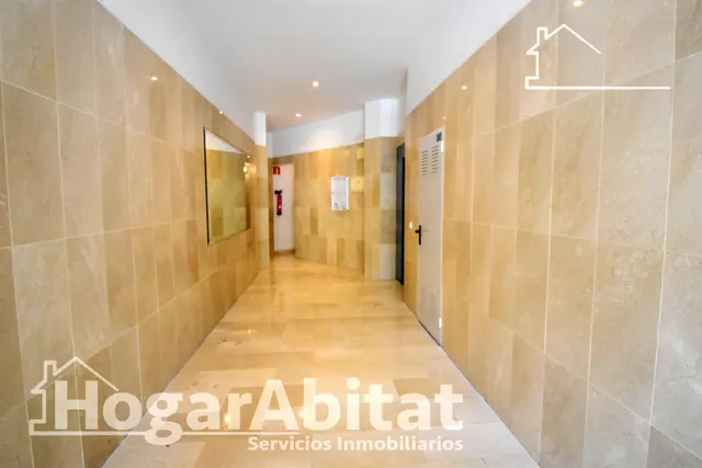 ¡OPORTUNIDAD! SEMINUEVO Y ACOGEDOR CON ASCENSOR Y TERRAZA — 25