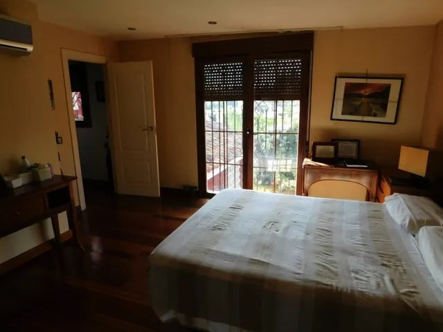 Venta - villa de lujo - Torrevieja - 6 dormitorios - 5 baños - 328 m2 - parcela 1066 m2 - piscina - garaje — 24