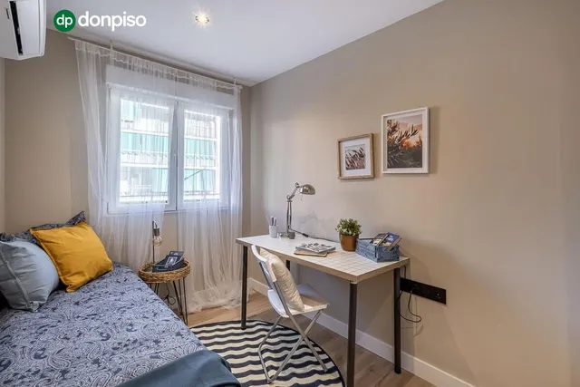 PISO REFORMADO JUNTO AVENIDA CADIZ — 19