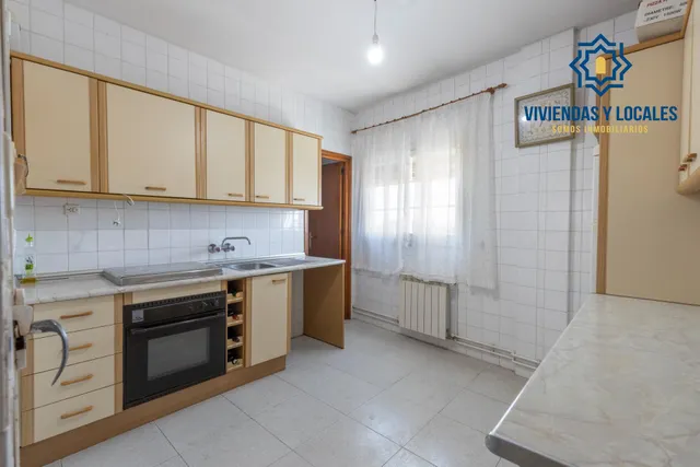 Edificio con gran potencial de inversión en La Zubia — 30