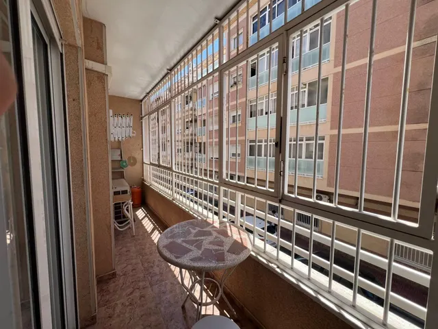 APARTAMENTO DE 2 habitaciones, TODO EXTERIOR, RODEADO DE TODOS LOS SERVICIOS — 9