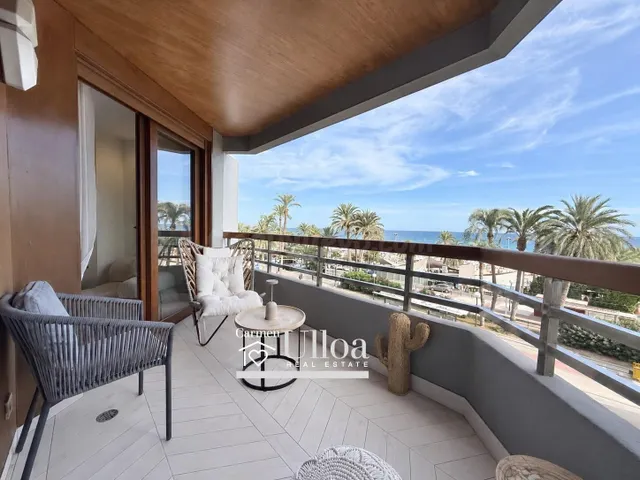 APARTAMENTO DE DISEÑO CON VISTAS AL MAR Y AL CASTILLO PLAYA  - foto 2