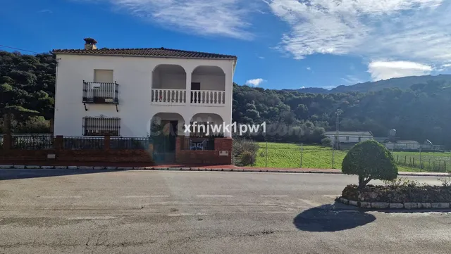 Chalet 5 habitaciones 669m² en venta - Andalucia